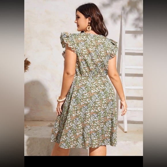 Shein Ditsy Floral Ruffle Sleeve Dress without Belt - size XL - Picture 2 of 8